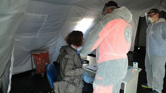 Prognoza dla Polski: Kiedy będzie szczyt zakażeń koronawirusem? Nowa data