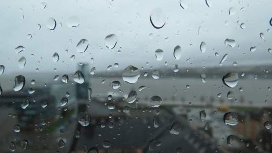 Prognoza pogody. Deszcz ze śniegiem i silny wiatr