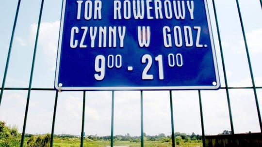 Prokuratura bada budowę toru przy ul. Janowskiej. Kto jest odpowiedzialny za bubel?