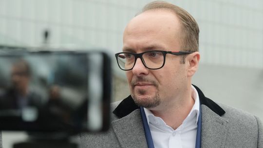 Prokuratura ujawnia zarzuty dla Piotra Kowalczyka. A on wyjechał z Polski