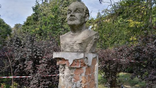 Prorektor bez cokołu. To czas a nie chuligani