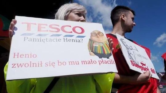 Protest przed Tesco w Lublinie. Związkowcy chcą podwyżek i lepszych warunków pracy