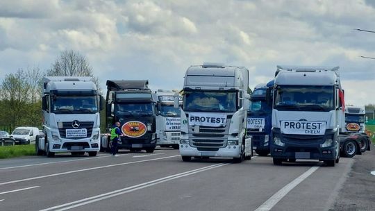 Protest przewoźników trwa. Czekają na ministra