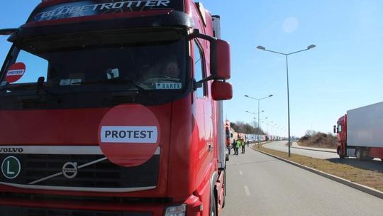 Protest przewoźników. Utrudnienia na drogach w stronę Koroszczyna