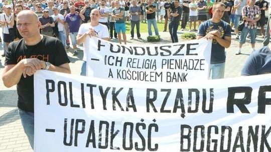 Protest w Bogdance. Bębny, petardy i gwizdy górników. Prezes nie wyszedł