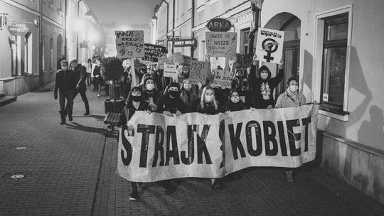 Protest w obronie praw kobiet w Zamościu. "Nie jestem inkubatorem" [zdjęcia]