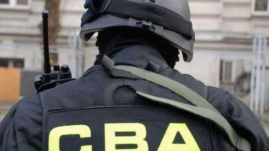 Prywatny biznes agenta CBA z Lublina. Pożyczał pieniądze i inwestował u oszusta?