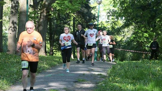 Przebiegną kilometry dla chorej Ani