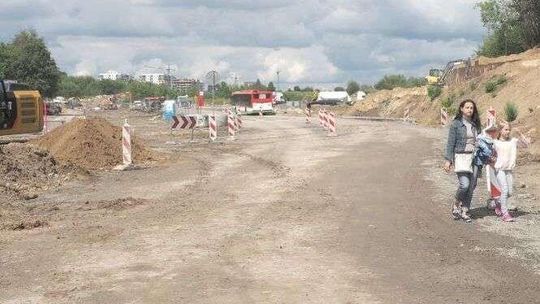 Przebudowa al. Solidarności, Ducha: Za kilka miesięcy tędy pojedziemy (zdjęcia)