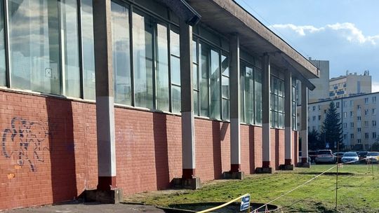 Przebudowa czy rozbiórka starej hali? Miasto zamówi nową ekspertyzę