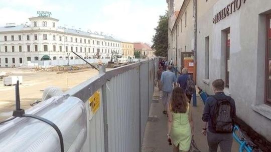Przebudowa pl. Litewskiego. Coraz bliższy koniec spacerów przez pocztę 