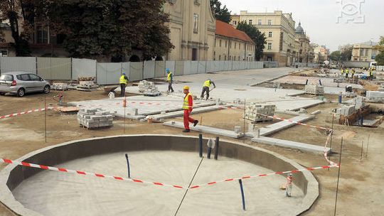 Przebudowa placu Litewskiego: Tak prezentują się nowe fontanny (zdjęcia)
