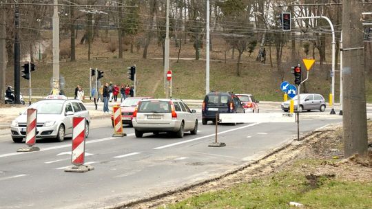 Przebudowa ul. Filaretów w Lublinie. Korki są, robotnicy nie (zdjęcia)