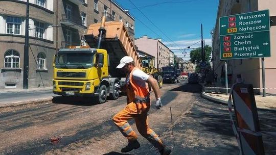 Przebudowa ul. Narutowicza. Po nowym asfalcie pojedziemy w poniedziałek