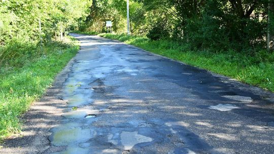 Przebudują powiatową drogę do Olesina. Umowa podpisana