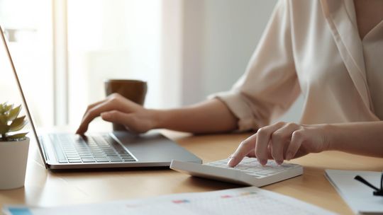 Przeciążenie informacyjne: Czy porównywarki finansowe sobie z nim radzą?