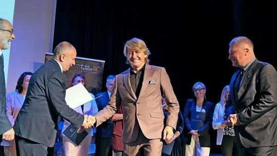 Przed pierwszym dzwonkiem: nominacje dla dyrektorów, awanse dla nauczycieli