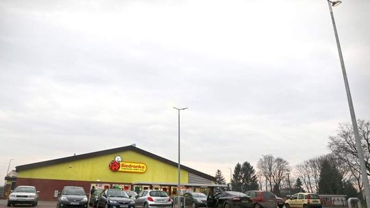 Przed wyborami ogrodniczy, po wyborach Biedronka. Wójt oszukał mieszkańców?