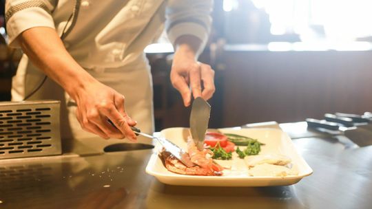 Przedsiębiorcy idą po pieniądze do wojewody lubelskiego. Restaurator pozwał państwo