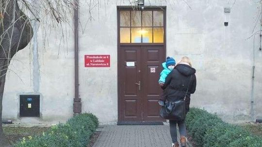Przedszkolaki na walizkach. Urzędnicy szukają nowego lokalu dla 100 dzieci