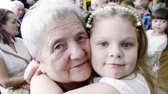 Przedszkolaki świętują dzień babci i dziadka (zdjęcia)