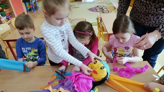 Przedszkolaki wracają dopiero 12 kwietnia. Jak starać się o zasiłek opiekuńczy?