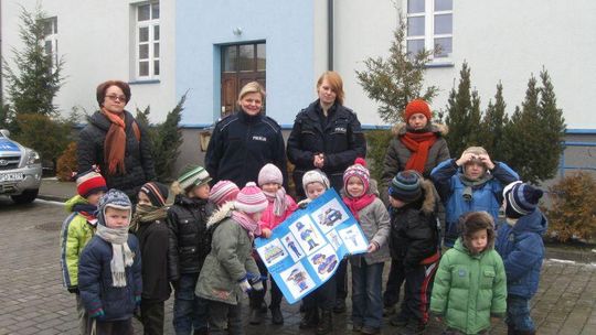 Przedszkolaki z Różanki odwiedziły włodawskich policjantów