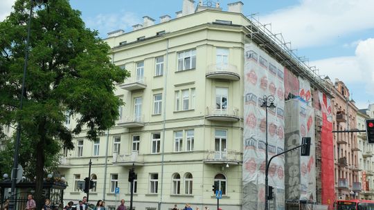 Przedwojenna kamienica w centrum Lublina zmieni kolor. Janina zrzuca zielone