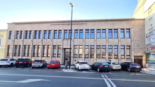 Przedwojenny bank na sprzedaż. Udało się znaleźć kupca?