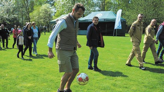 Przegląd tygodnia, czyli który polityk dobrze drybluje, a która radna jest zaradna