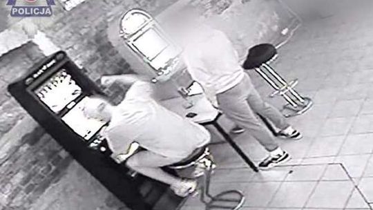 Przegrał i ze złości uszkodził maszynę do gry. Potem uciekł