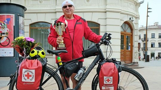 Przejechał 2 tys. km, by promować pomoc innym