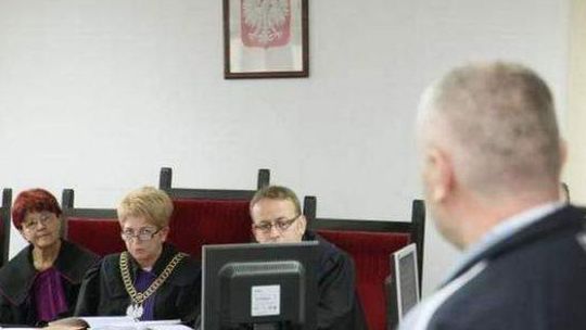 Przejechał byłą żonę autem i dobił ostrym narzędziem. 25 lat więzienia