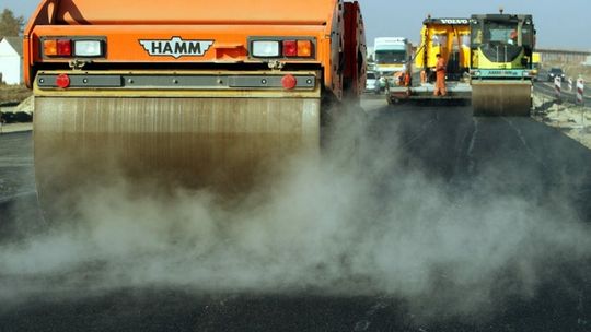 Przejechał kolegę walcem na budowie S17. Prokurator oskarża kilka osób
