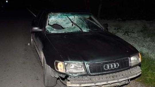 Przejechał pieszego, a potem go okradł i odjechał