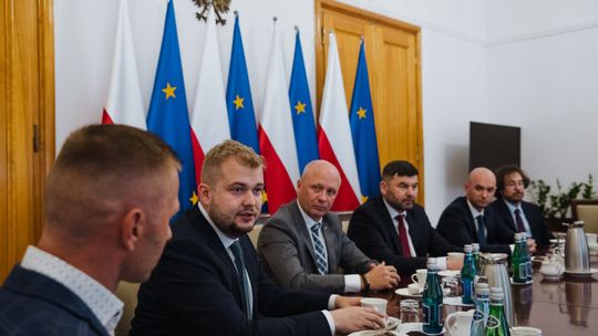 Przejęcie uzgodnione ze związkowcami z Bogdanki. Flapsy i emerytury podniesione