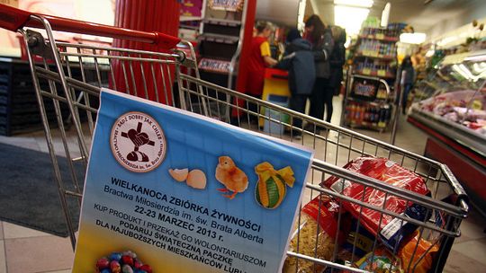 Przekazywali żywność na rzecz podobiecznych Bractwa