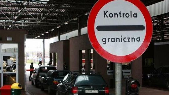 Przekraczasz granicę z pokaźną sumką? Trzeba to zgłosić 