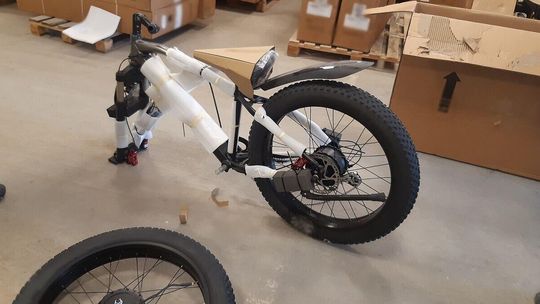 Przekręt rowerowy w chełmskim składzie celnym na prawie 1,3 mln zł