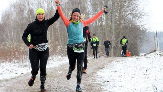 Przełajowe bieganie w Puławach. Śnieg, wiatr i wąwozy [zdjęcia]