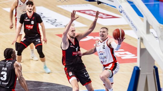 Przełamanie w Lublinie. PGE Start przegrywał z Energa Czarnymi 17 punktami, ale i tak wygrał