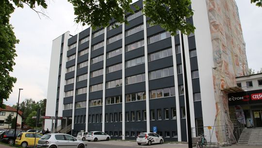 "Przemysłówka" już nie straszy. Biurowiec jak nowy