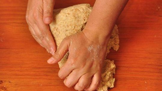 Przepis na wielkanocną babkę drożdżową