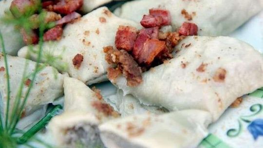 Przepisy na pierogi. Chinkali, czeburieki, pierogi ruskie, chachłackie z bryndzą i ziemniaczane