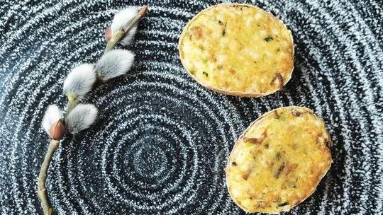 Przepisy na Wielkanoc. Jajka faszerowane na ciepło