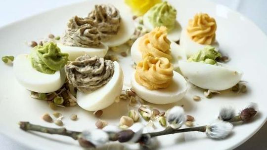 Przepisy na Wielkanoc. Jajka w trzech smakach