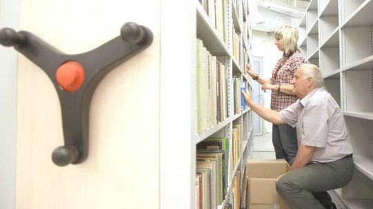 Przeprowadzka 400 tys. książek i zbiorów biblioteki UP