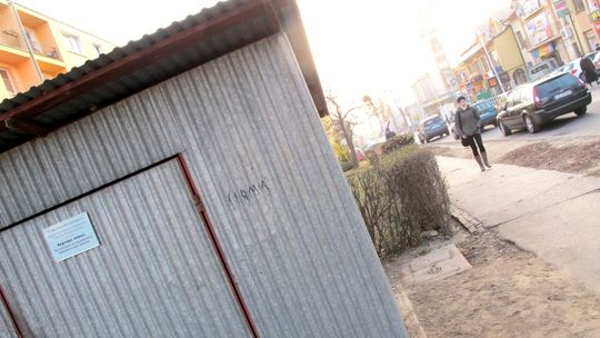 Przestawili pojemnik na śmieci. I zrobił się smród