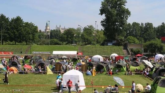 Przetarg na przebudowę stadionu lekkoatletycznego. Werdykt później, bo pytają