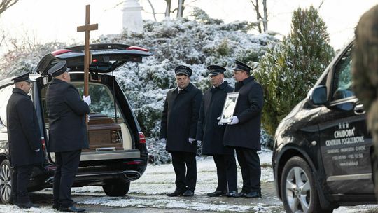 Przewodów. Pana Bogusława żegnała rodzina i setki mieszkańców. Na pogrzebie byli też politycy